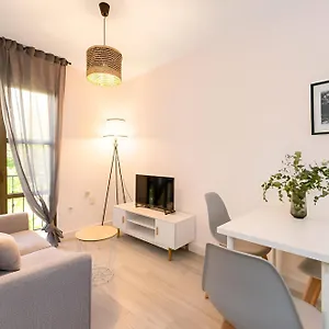 https://apartamentos-san-isidro.1costadelsol.com