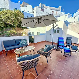 https://casa-con-terraza-y-patio-privado-en-salobrea.es-andalucia.com
